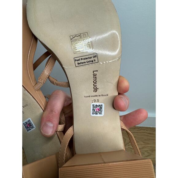 NWOT Larroudé Gio Sandal In Tan Beige Leather Block Heel Strappy, Size 9.5 - Picture 4 of 10